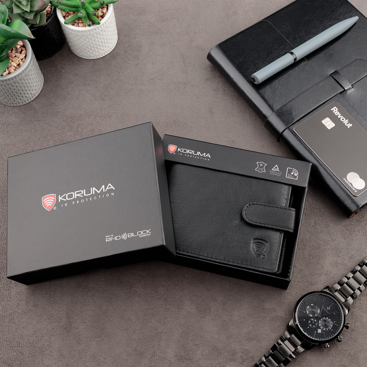 Poziomy portfel męski skórzany z zamkiem na drobne oraz ochroną RFID (czarny)