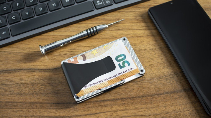 Aluminiowe etui antykradzieżowe na karty zbliżeniowe (srebrny, karbon)