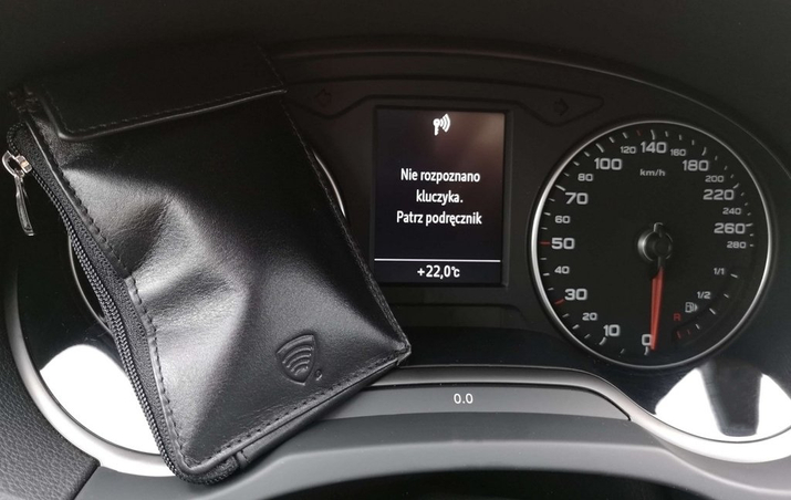 Etui Keyless zabezpieczające kluczyki samochodowe przed kradzieżą (czarny)