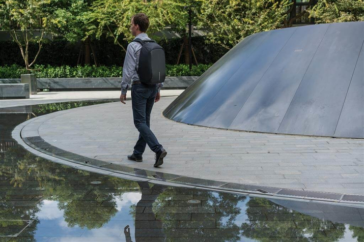 Plecak antykradzieżowy na laptopa oraz tablet Bobby Compact (Czarny)