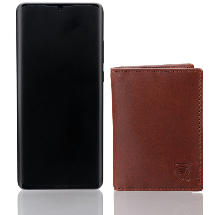 Mały antykradzieżowy portfel skórzany na karty zbliżeniowe z wyciąganym albumem (brąz)