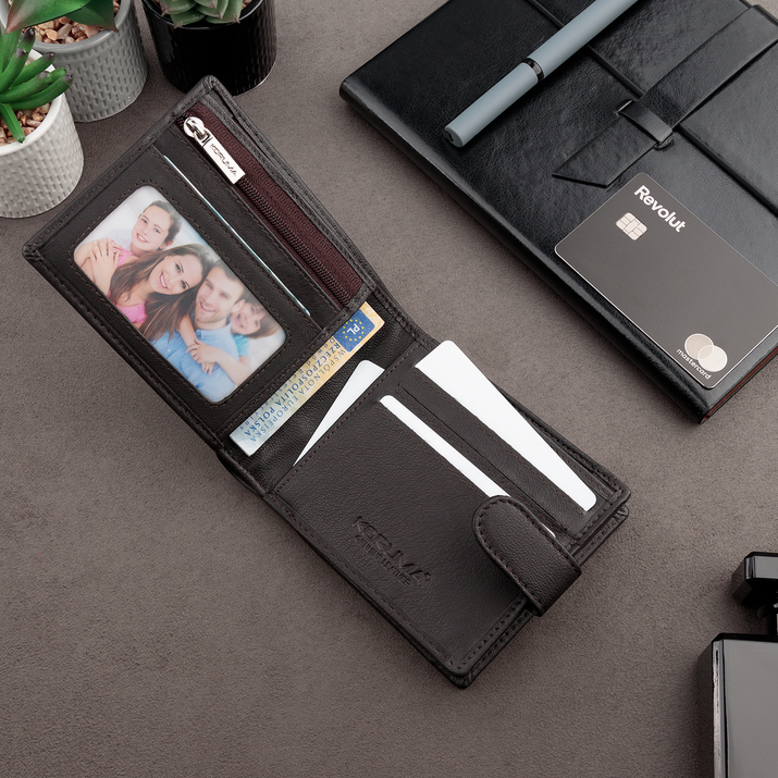 Poziomy portfel męski skórzany z zamkiem na drobne oraz ochroną RFID (brązowy)