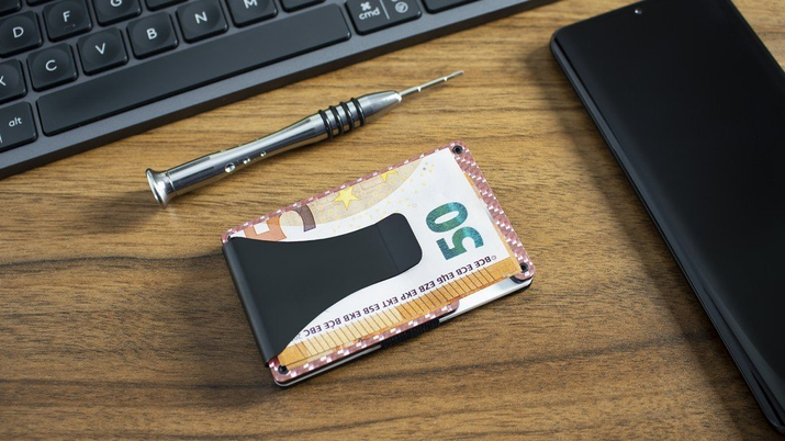 Aluminiowe etui antykradzieżowe na karty zbliżeniowe (różowy, karbon)