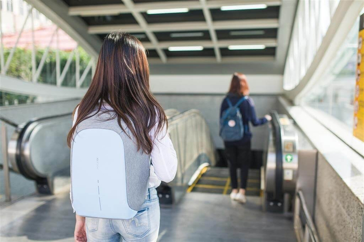 Plecak antykradzieżowy na laptopa oraz tablet Bobby Compact (Szary-Błękitny)